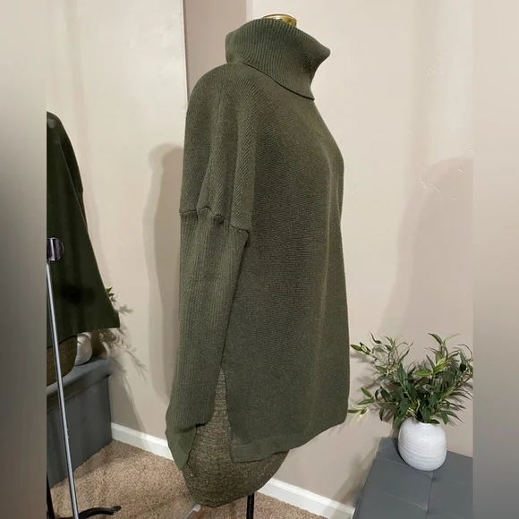 LILLUSORY Olive Green Oversized Pullover Sweater Turtleneck Tunic Dolman Size M - Picture 3 of 11